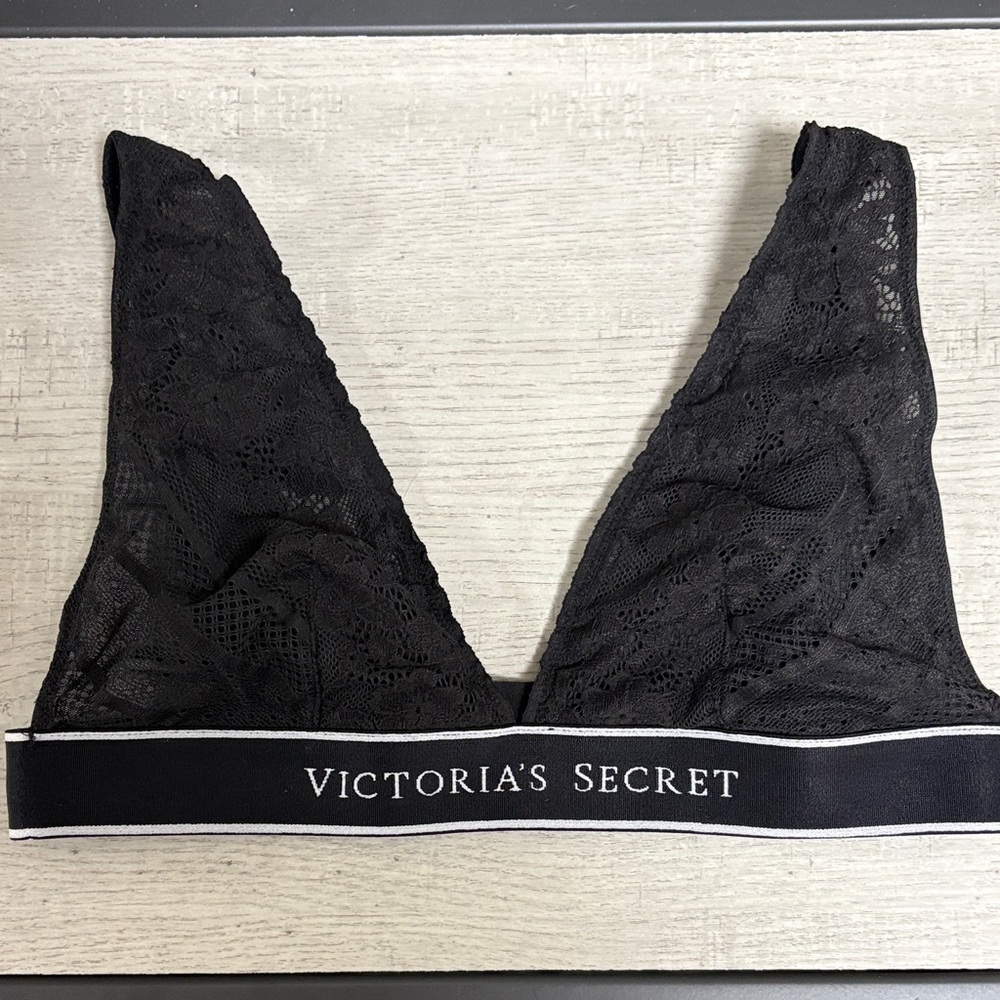 PINK Victoria's Secret Lace Plunge Bralette in Black XS